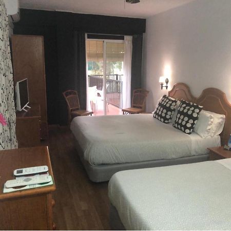 Hostal Victoria Альтура Экстерьер фото