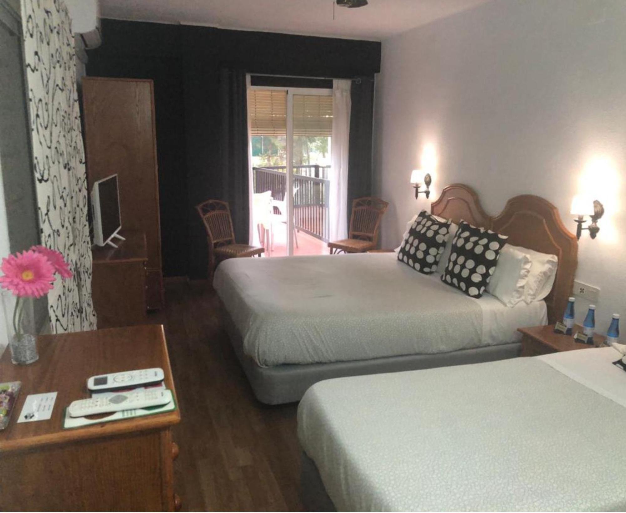 Hostal Victoria Альтура Экстерьер фото