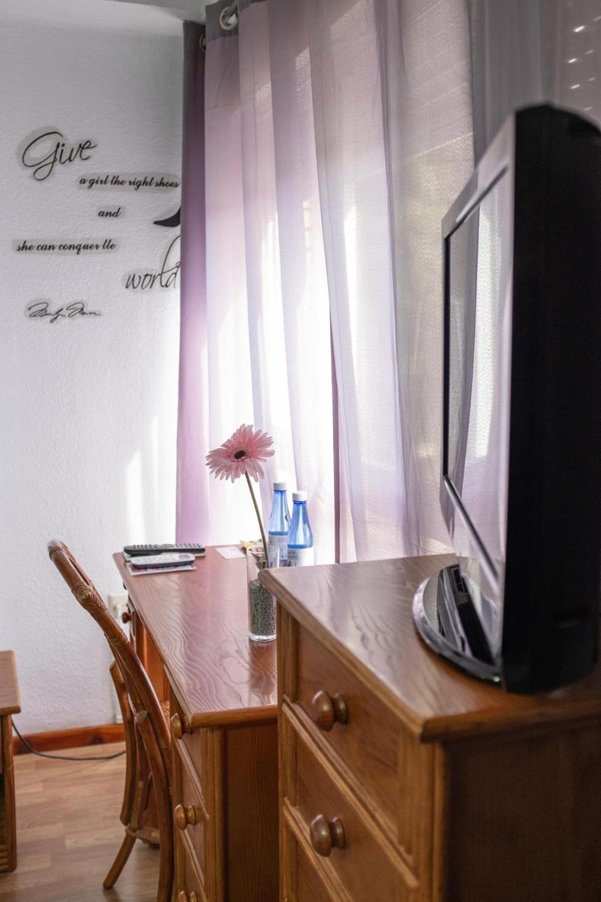 Hostal Victoria Альтура Экстерьер фото