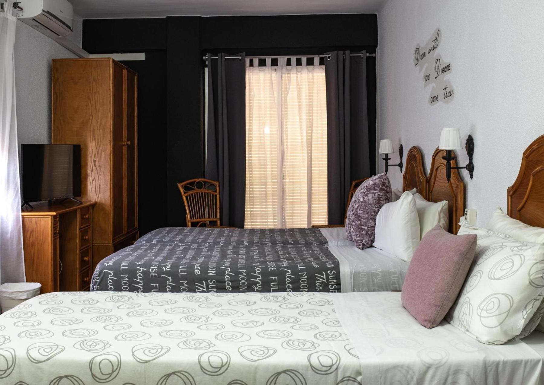 Hostal Victoria Альтура Экстерьер фото